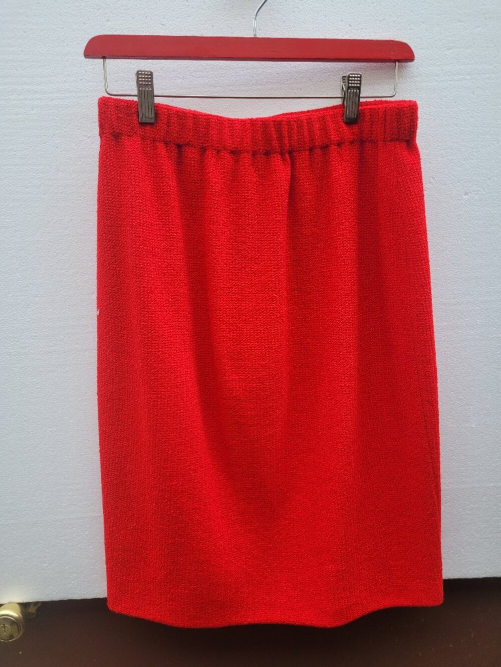 St John Black Label Red Boucle Knit Pencil Luxury Skirt Size 6 w/Red Hanger